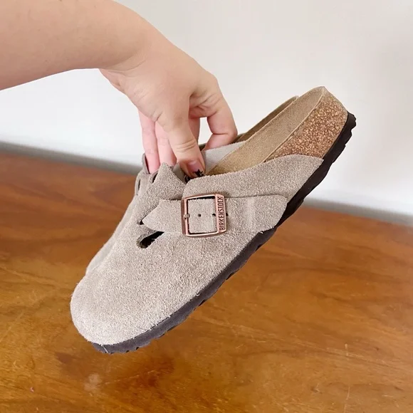 Birkenstock • Boston Clogs taupe suede leather soft footbed slip on buckle - Picture 8 of 11
